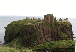 Dunnotter Castle held out against Cromwell's army for 8 mo & saved the Scottish Crown Jewels from destruction. A darker time was the 1685 imprisonment in 'Whig's Vault" of a group of Covenanters.