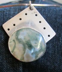 Agate with moss effect