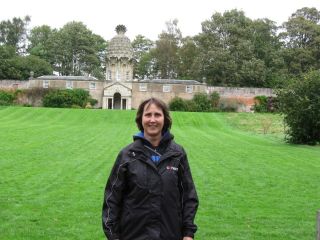 Pineapple House was built in 1761 by John Murray as a birthday present for his wife Charlotte..